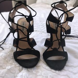 Steve Madden Black Heels “SANDALIA”